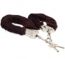 Menottes  en m�tal recouverte de fourrure noire